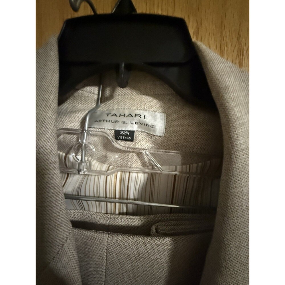 TAHARI BY ARTHUR LEVINE BLAZER/PANTS SUIT SIZE 22W Career Business Neutral Color - Picture 2 of 6